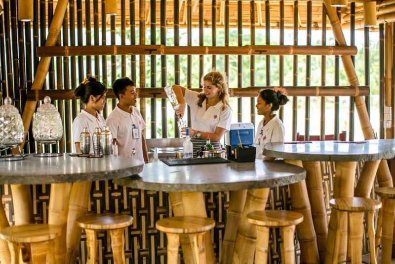 Bar de l'hôtel Sumba Hospitality Foundation - Indonésie | Au Tigre Vanillé
