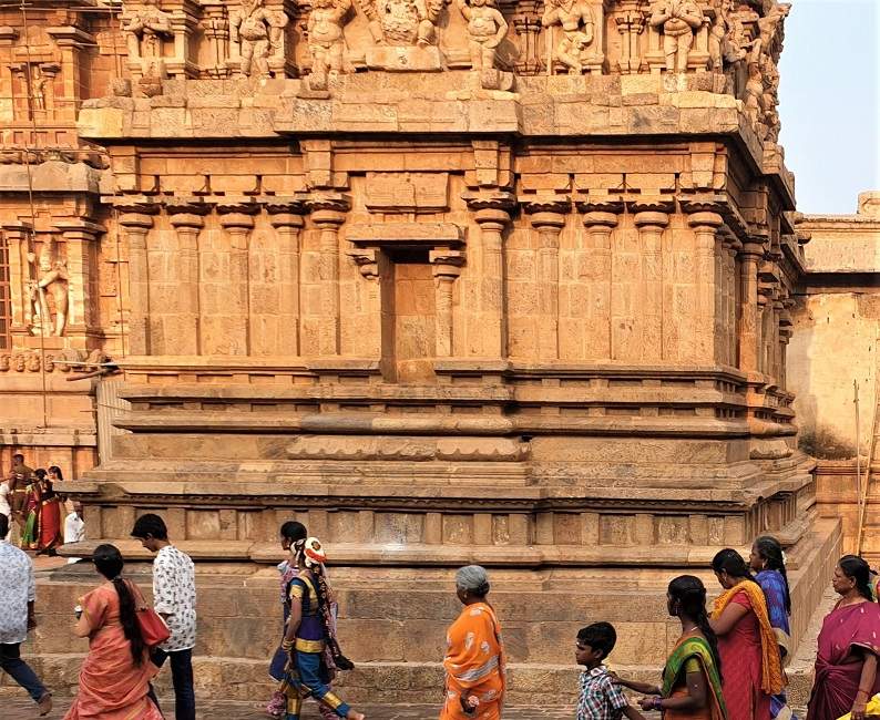 tanjore-temple-fideles-foule-inde Se mêler aux fidèles dans les temples de Tanjore en Inde du Sud | Au Tigre Vanillé