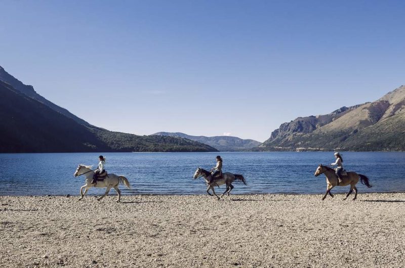 equitation-randonnee-cheval-bariloche-argentine Découvrir la région de Bariloche à cheval - Argentine | Au Tigre Vanillé