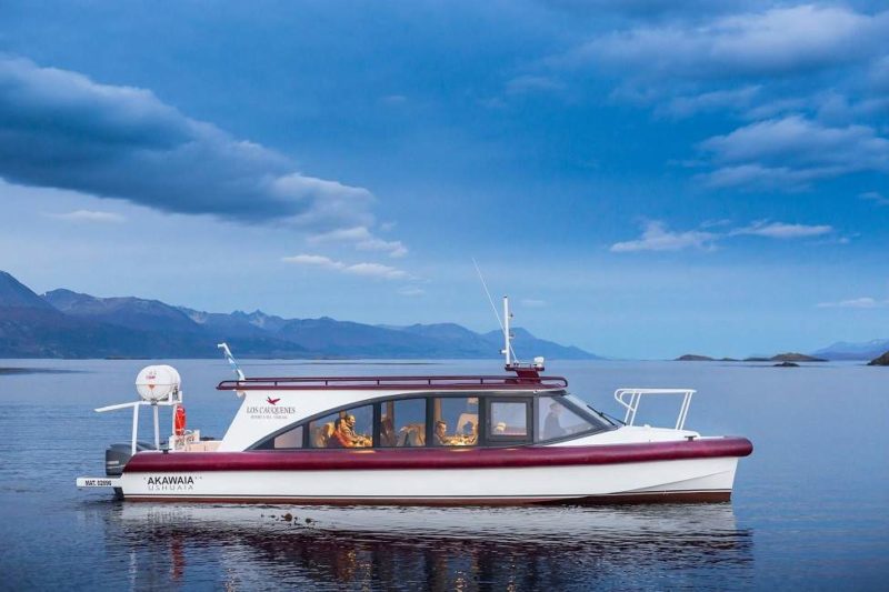 Bateau de l'hôtel Los Cauquenes sur le canal de Beagle - Argentine | Au Tigre Vanillé