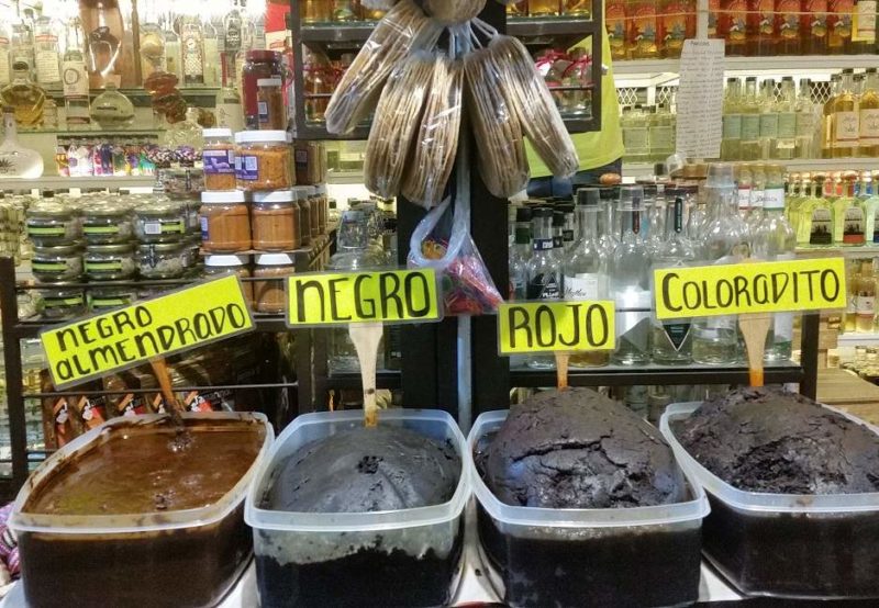 mole-marche-oaxaca-mexique Déambuler dans les marchés de Oaxaca - Mexique | Au Tigre Vanillé