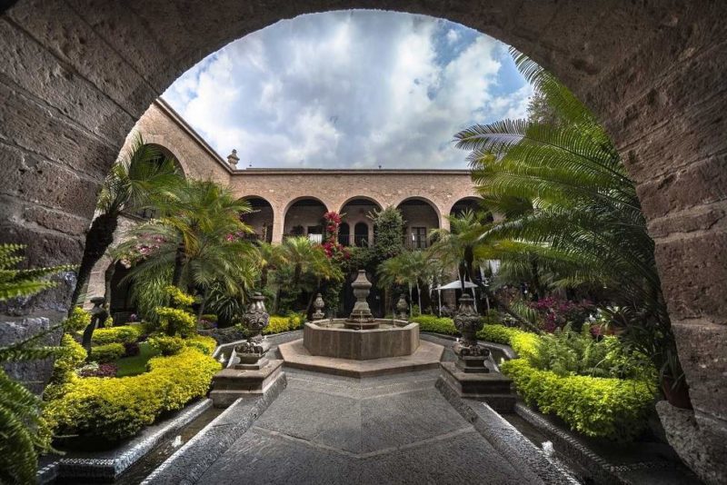 Patio de l'Hôtel De la Soledad - Mexique | Au Tigre Vanillé