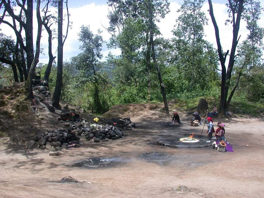 Assister à une cérémonie maya à Iximche - Guatemala | Au Tigre Vanillé