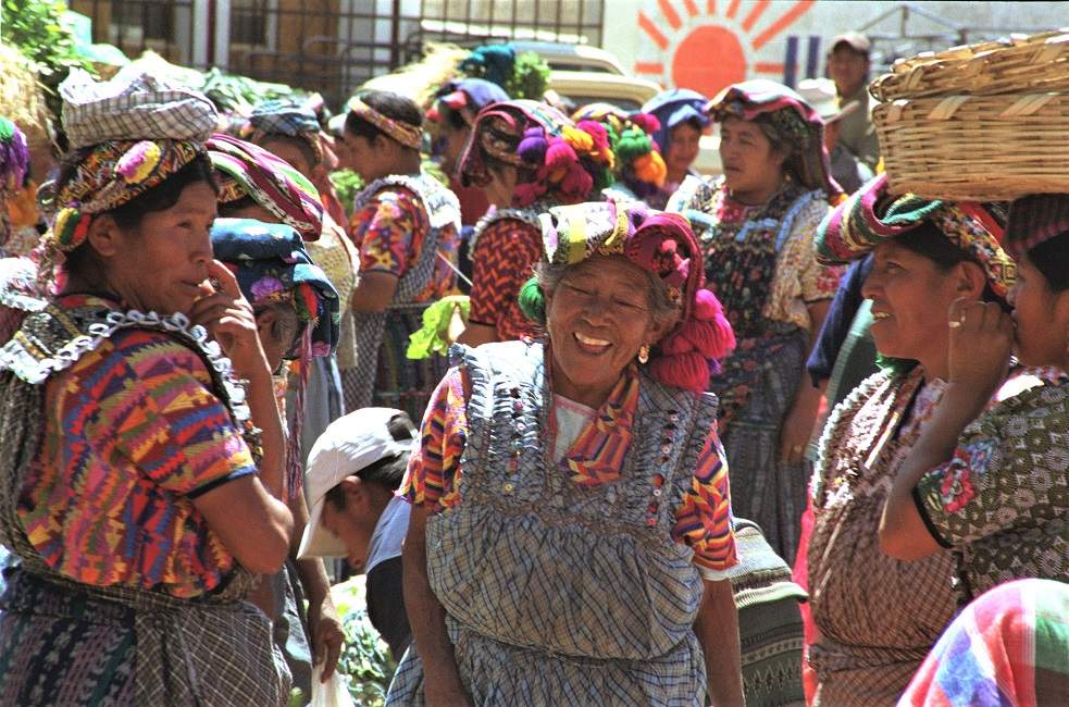 Se plonger dans l'atmosphère animée du marché Almolonga - Guatemala | Au Tigre Vanillé