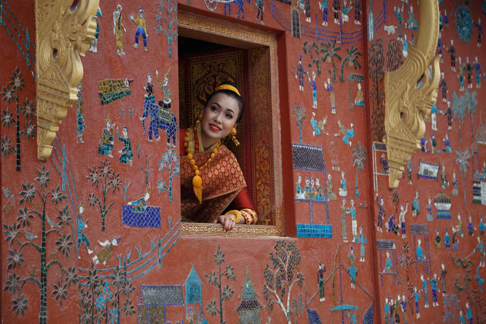 femme-luang-prabang-laos Explorer les secrets de Luang Prabang avec un spécialiste - Laos | Au Tigre Vanillé