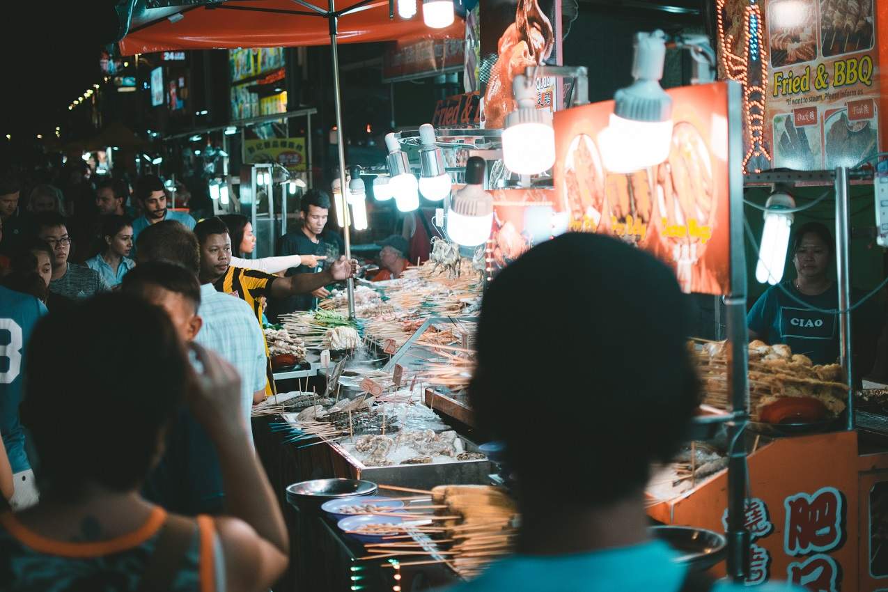Dans l'ambiance des marchés nocturnes de Kuala Lumpur - Malaisie | Au Tigre Vanillé