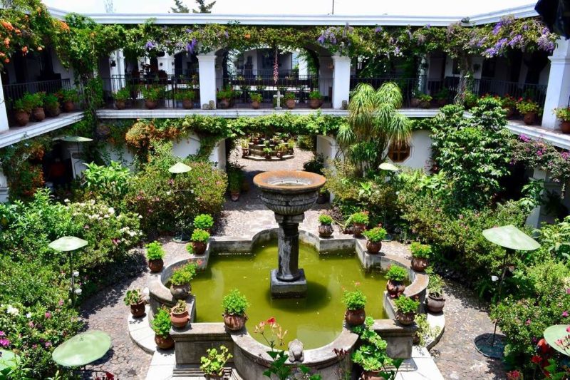 Jardin de l'hôtel Santo Tomas à Chichicastenango - Guatemala | Au Tigre Vanillé