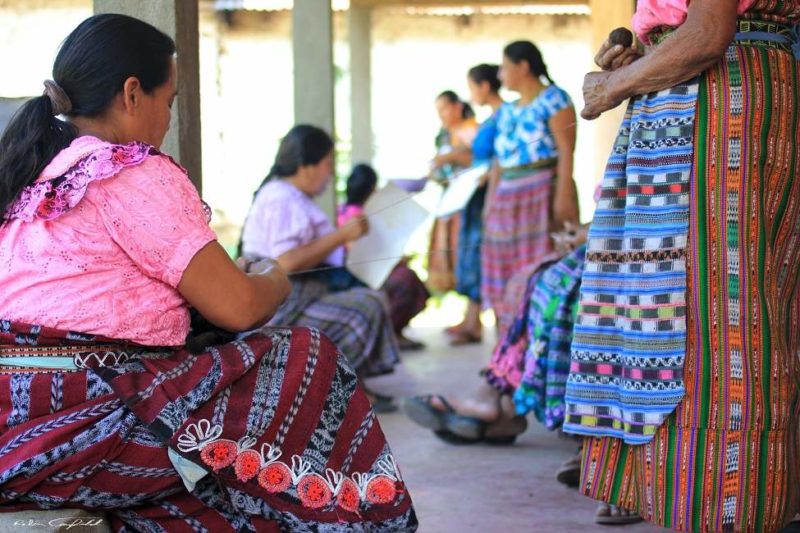 tissage-artisanat-sanjuanlalaguna-guatemala Découvrir l'artisanat du tissage à San Juan La Laguna - Guatemala | Au Tigre Vanillé