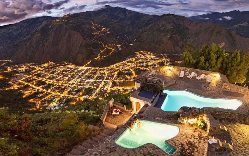 Piscine de l'hôtel Luna & Volcan sur les hauteurs de Banos - Equateur | Au Tigre Vanillé