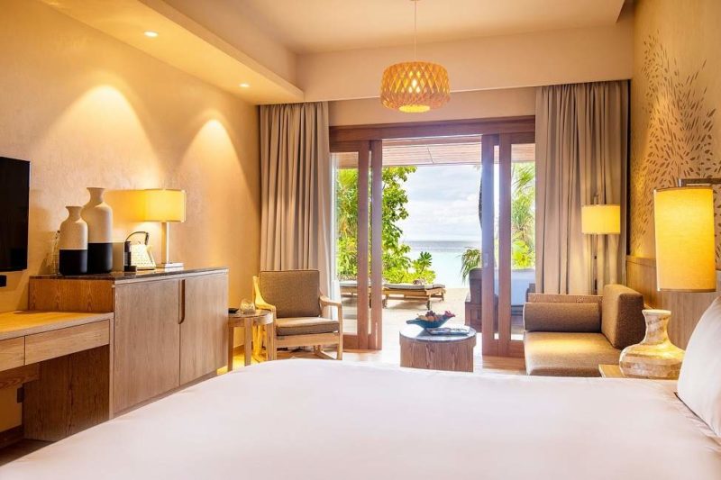 Chambre d'une villa du Lily Beach Resort & Spa - Maldives | Au Tigre Vanillé