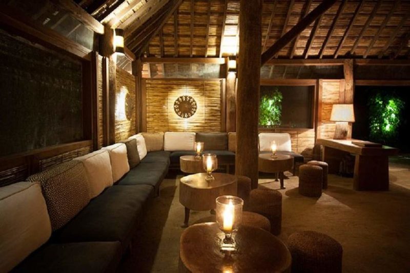 Salon de l'hotel Karnali Lodge à Bardia - Népal | Au Tigre Vanillé