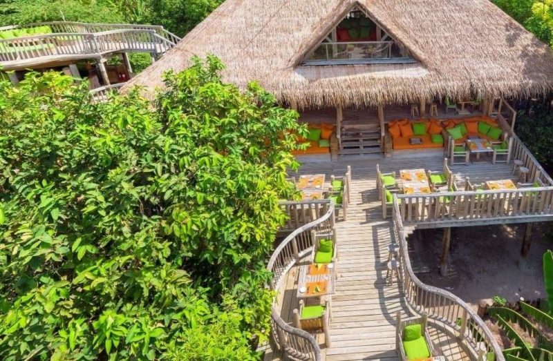 Restaurant dans les arbres de l'hotel Soneva Fushi - Maldives | Au Tigre Vanillé