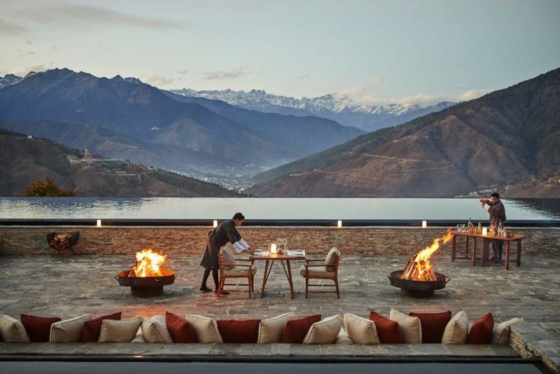 Diner sur la terrasse du Six Senses Thimphu - Bhoutan | Au Tigre Vanillé