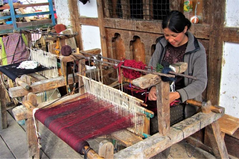 Entrer dans un atelier de tissage à Tongsa - Bhoutan | Au Tigre Vanillé