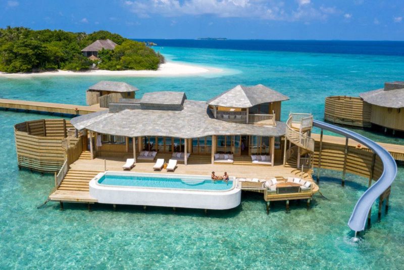 Villa lagon avec toboggan de l'hotel Soneva Fushi - Maldives | Au Tigre Vanillé