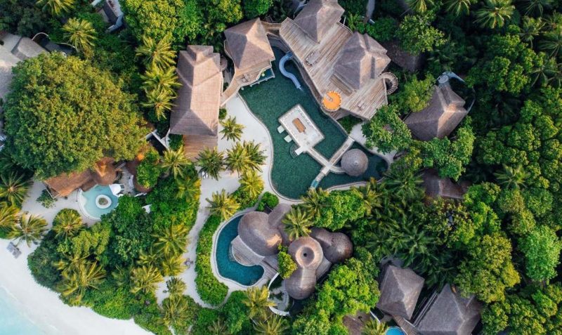 Piscine au milieu de la nature du Soneva Fushi - Maldives | Au Tigre Vanillé