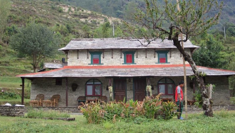 Jardin de l'hotel Gurung Lodge à Pokhara - Népal | Au Tigre Vanillé