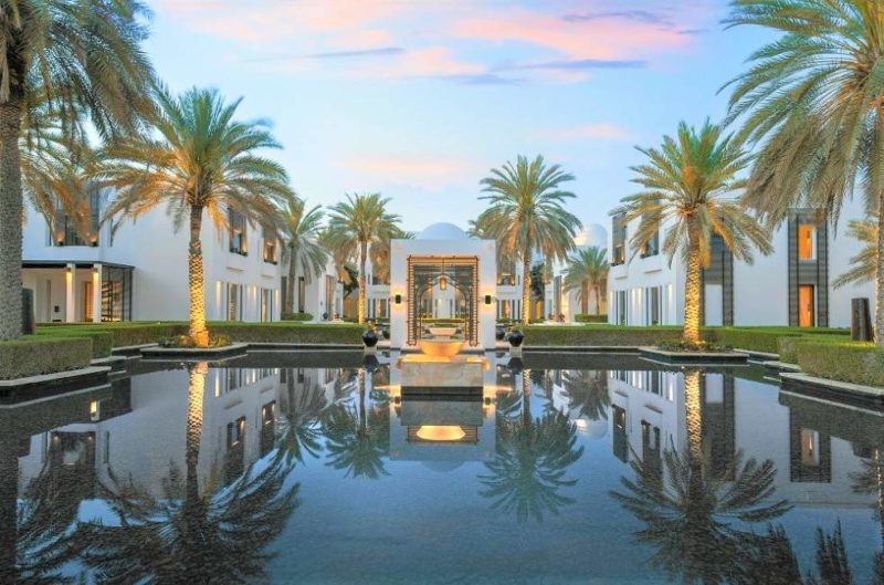 Jardin de l'hotel The Chedi de Mascate - Oman | Au Tigre Vanillé