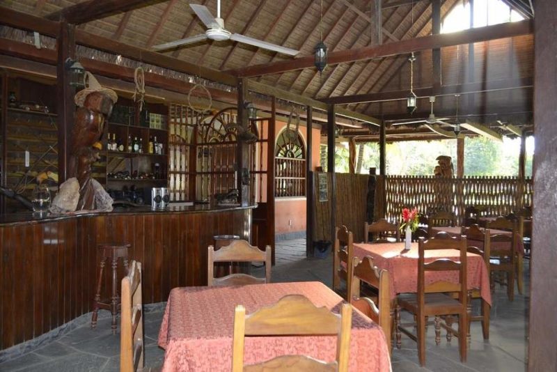 Restaurant de l'hotel Isla Tucanes à Rurrenabaque en Amazonie - Bolivie | Au Tigre Vanillé