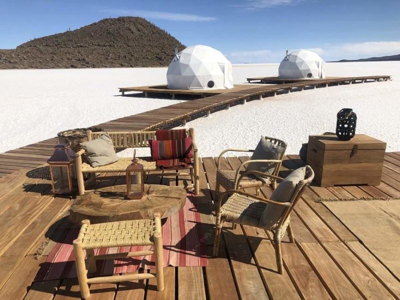 Terrasse dans l'hotel Kachi Lodge dans le désert de sel d'Uyuni- Bolivie | Au Tigre Vanillé