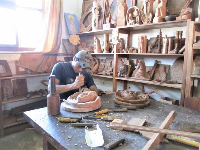 Sculpture et artisanat dans la mission jésuite de San Miguel - Bolivie | Au Tigre Vanillé