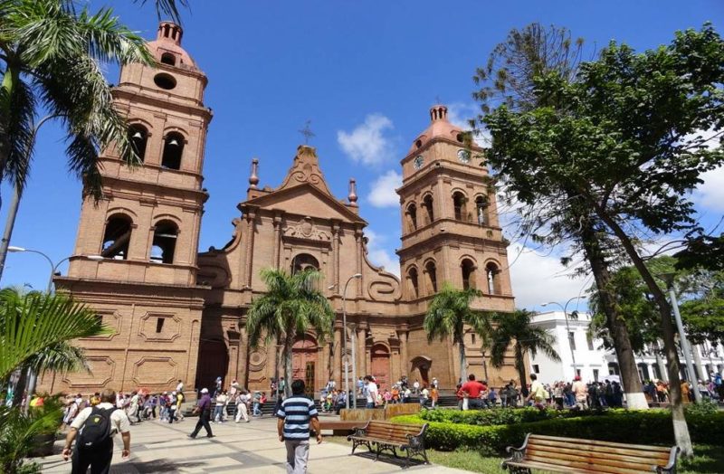 Eglise de Santa Cruz de la Sierra - Bolivie | Au Tigre Vanillé