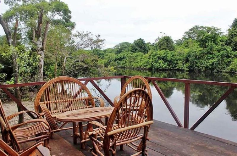 Terrasse de l'hotel Tortugas Lodge à Rurrenabaque en Amazonie - Bolivie | Au Tigre Vanillé