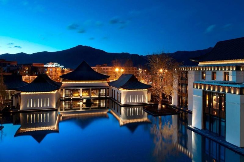 Lac de l'hôtel St-Regis à Lhassa - Tibet | Au Tigre Vanillé