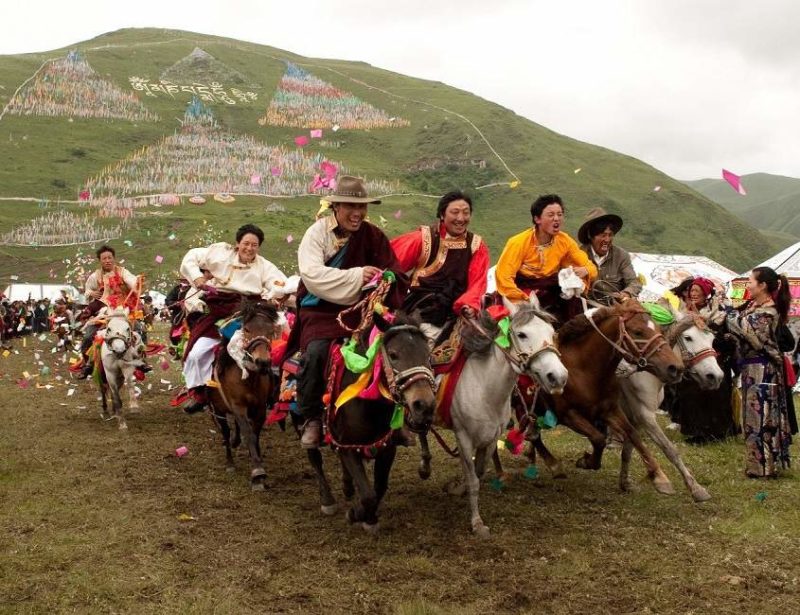 Courses de chevaux de Namtso - Tibet | Au Tigre Vanillé