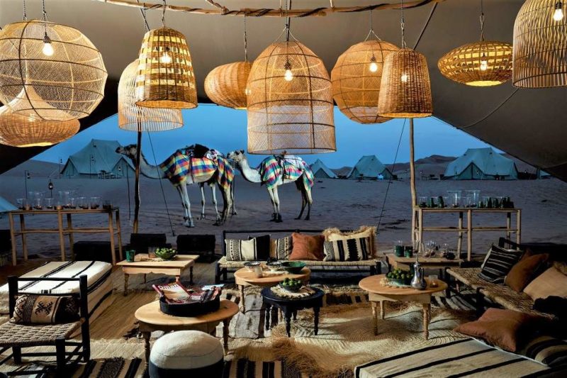 Repas Magic Camp dans le désert du Wahiba - Oman | Au Tigre Vanillé