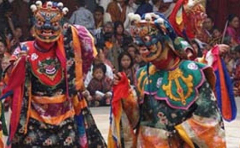 Festival de moines qui dansent avec des masques - Tibet | Au Tigre Vanillé