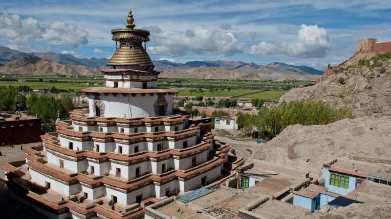 Vue de l'hôtel Shambala Desert Dream à Gyantse - Tibet | Au Tigre Vanillé