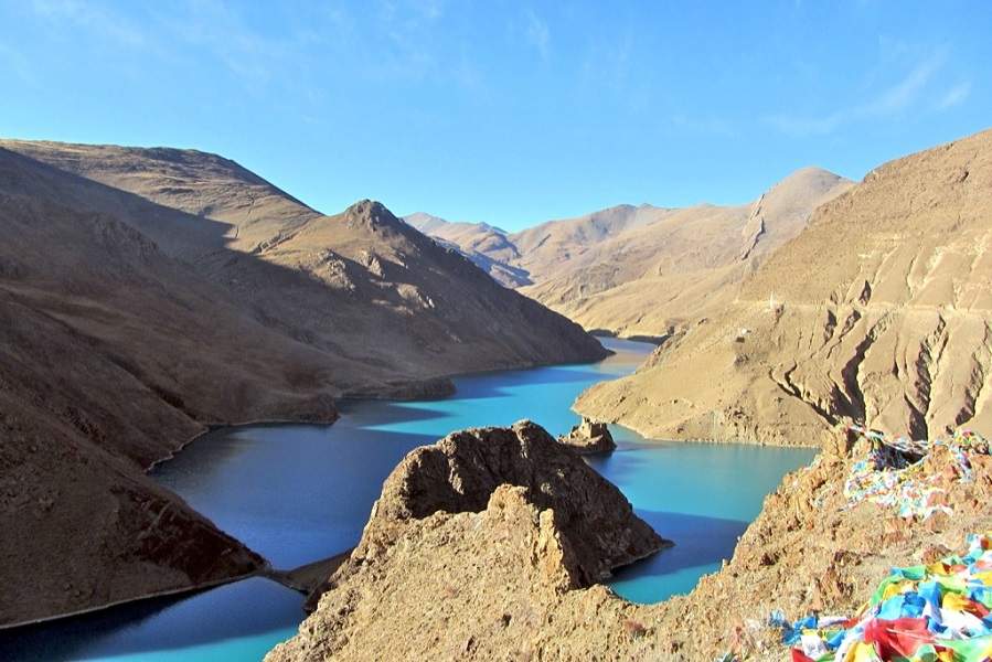 Pique nique au bord du lac Yamdroke - Tibet | Au Tigre Vanillé
