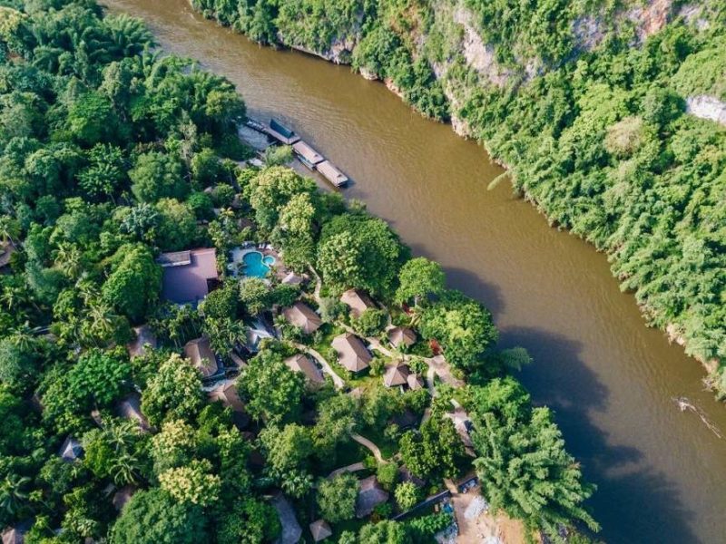 Vue aérienne de l'hôtel Resotel Kwai river à Kanchanaburi - Thaïlande | Au Tigre Vanillé