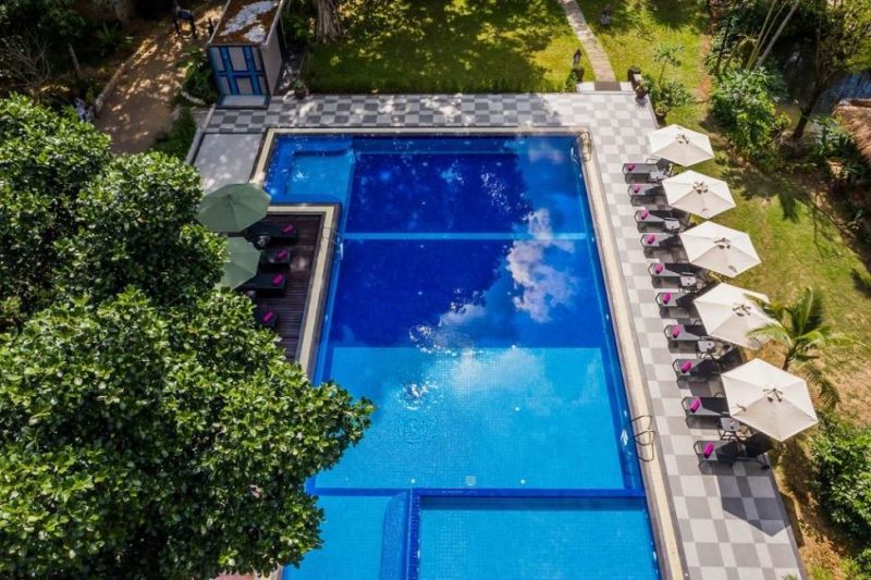 Piscine de l'hôtel Resotel Kwai River à Kanchanaburi - Thailande | Au Tigre Vanillé