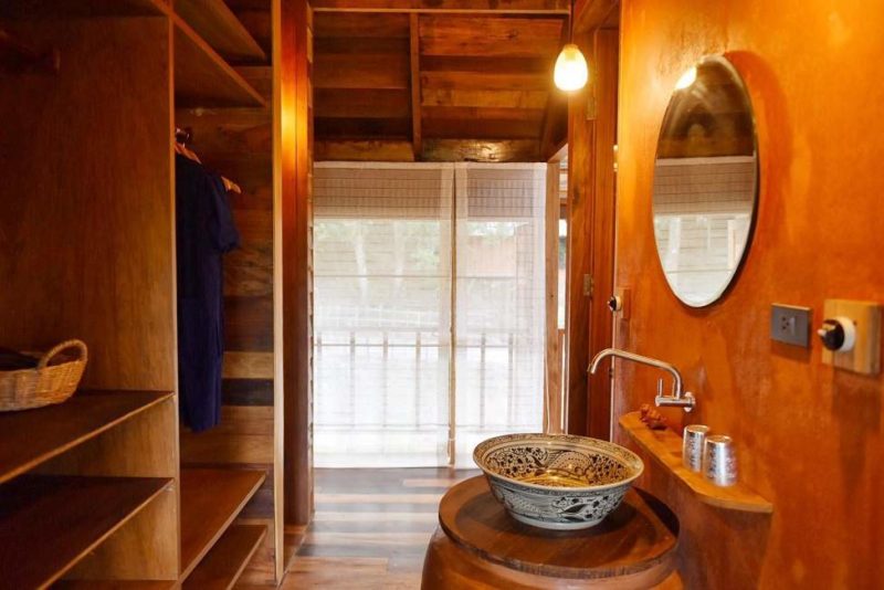 Salle de bains de l'hôtel Ahsa Farm stay à Mae Chan - Thaïlande | Au Tigre Vanillé