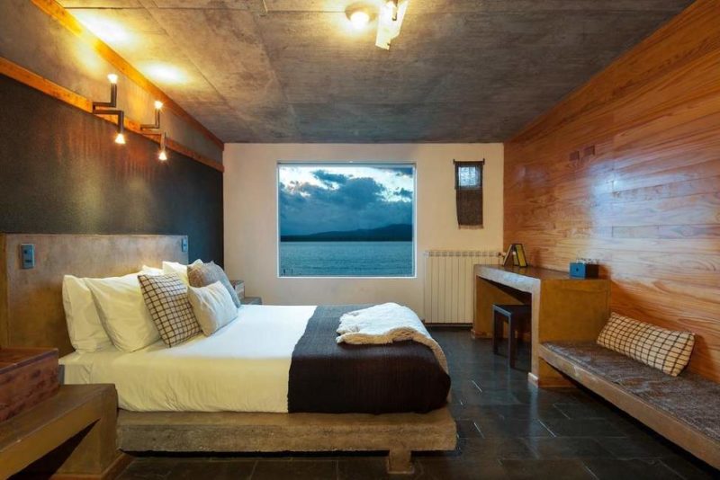 Chambre vue sur mer de l'hôtel Altiplanico en Patagonie à Puerto Natales - Chili | Au Tigre Vanillé