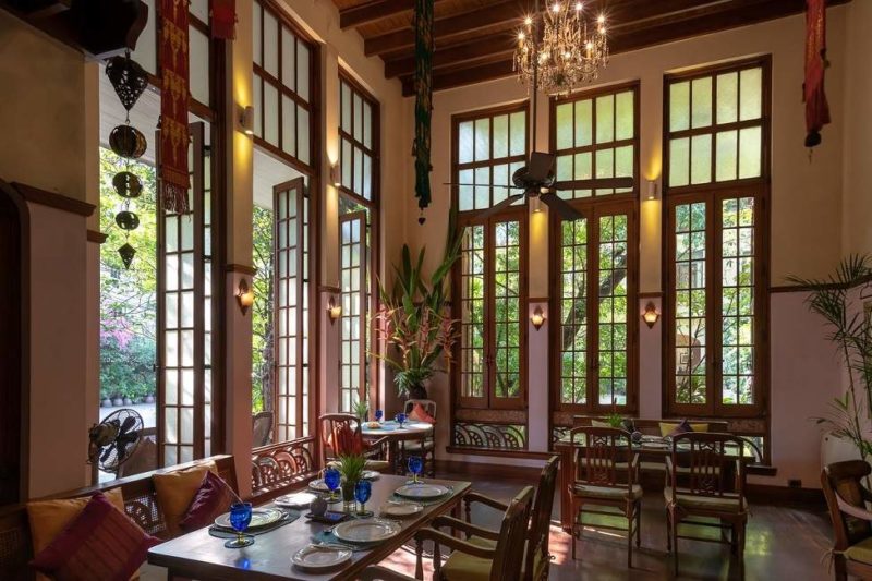 Restaurant de l'hôtel Ariyasomvilla à Bangkok - Thailande | Au Tigre Vanillé