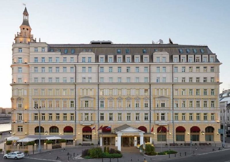 Batiment extérieur de l'hôtel Kempinski à Moscou - Russie | Au Tigre Vanillé