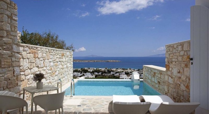 Piscine privée de l'hôtel Calme à Paros dans les Cyclades - Grèce | Au Tigre Vanillé