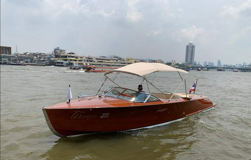 Navette luxueuse naviguant sur les canaux à Bangkok - Thailande | Au Tigre Vanillé