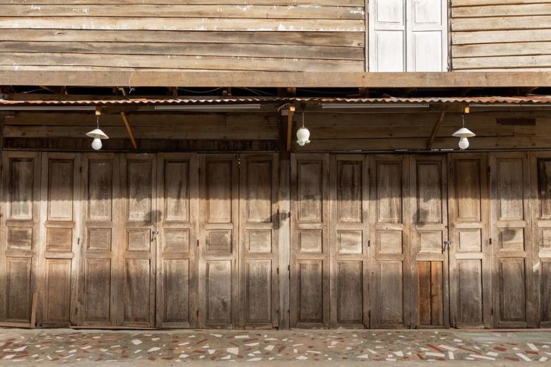 chiang-khan-vintage-thailande Portes en bois du village Chiang Khan vers Nong Khai - Thaïlande | Au Tigre Vanillé