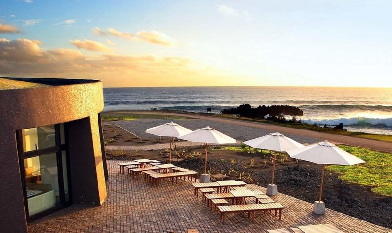 Terrasse de l'eco hôtel Hanga Roa sur l'Île de Pâques - Chili | Au Tigre Vanillé