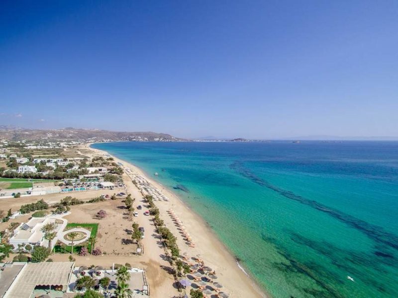 Vue sur la plage du boutique-hôtel Glaronissi Beach à Naxos - Cyclades - Grèce | Au Tigre Vanillé