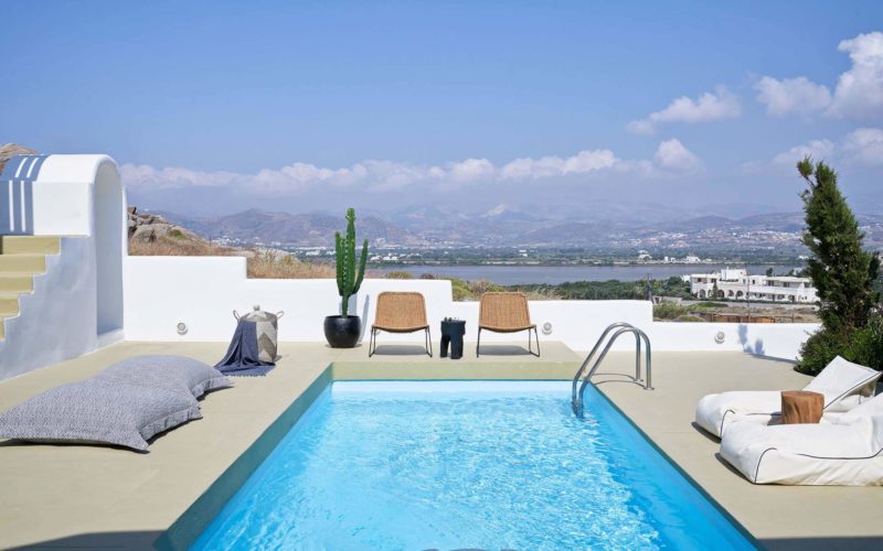 Piscine privée vue mer de l'hôtel Naxian Utopia à Naxos dans les Cyclades - Grèce | Au Tigre Vanillé