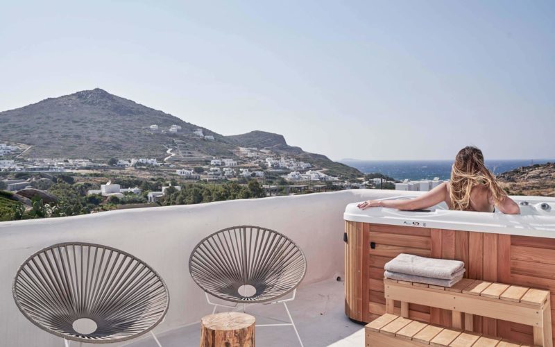Jacuzzi de l'hôtel Naxian Utopia à Naxos dans les Cyclades - Grèce | Au Tigre Vanillé