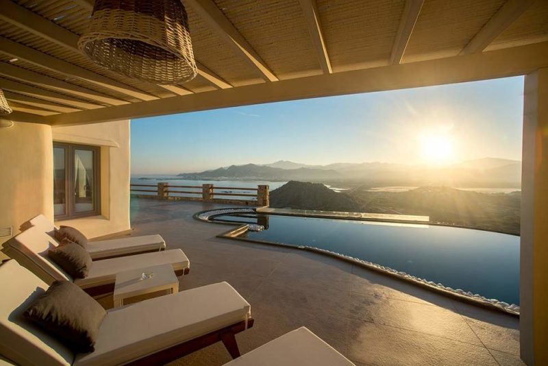 Piscine vue mer de l'hôtel Rock Villa à Naxos dans les Cyclades - Grèce | Au Tigre Vanillé