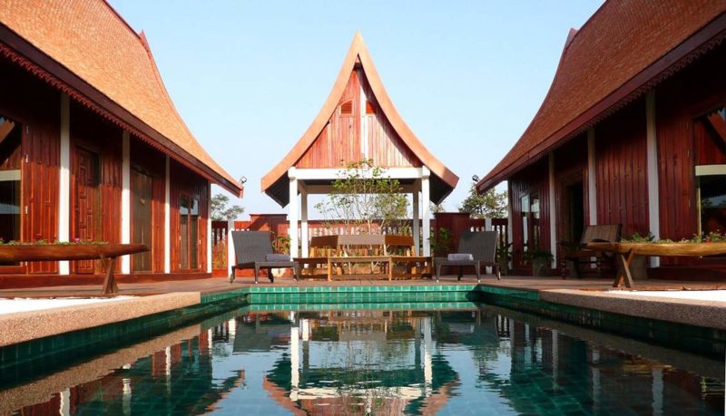 Piscine d'une villa privée à Udon Thani - Thaïlande | Au Tigre Vanillé
