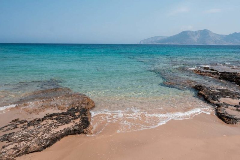 Plage de l'hôtel Eros à Koufonissi dans les Cyclades - Grèce | Au Tigre Vanillé