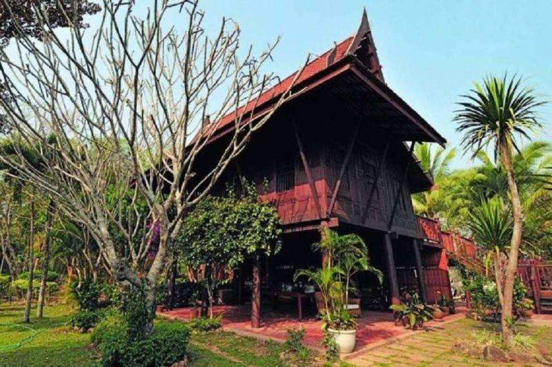 Jardin de l'hôtel Mekong Villa à Nong Khai - Thaïlande | Au Tigre Vanillé